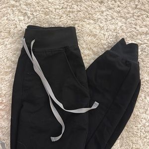 high rise figs jogger black xxs petite